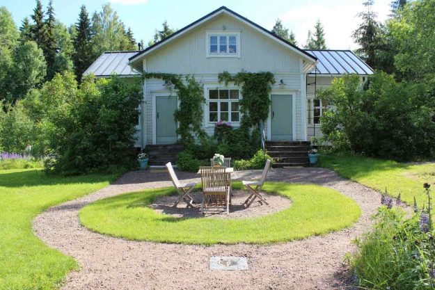 Hirsitalon ulkomaalaus artikkelikuva