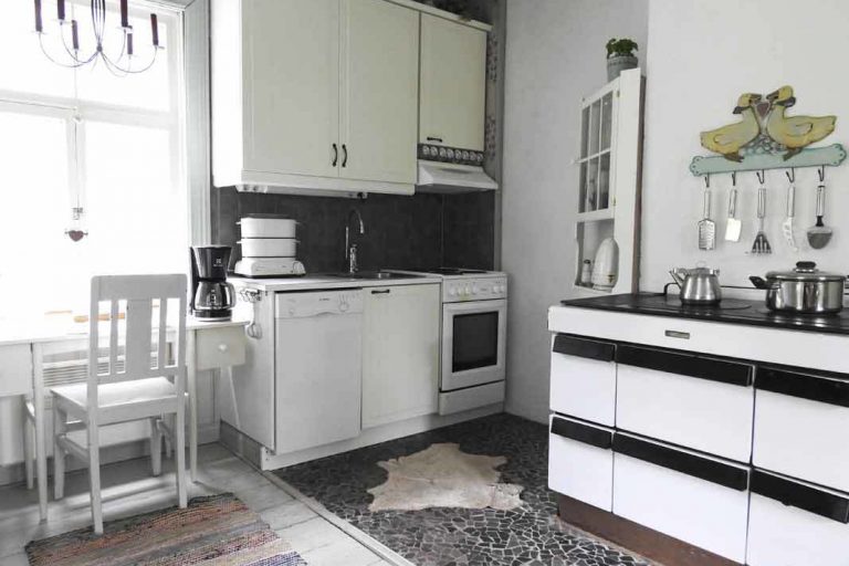 Mukavuuksia vanhaan tupaan artikkelikuva