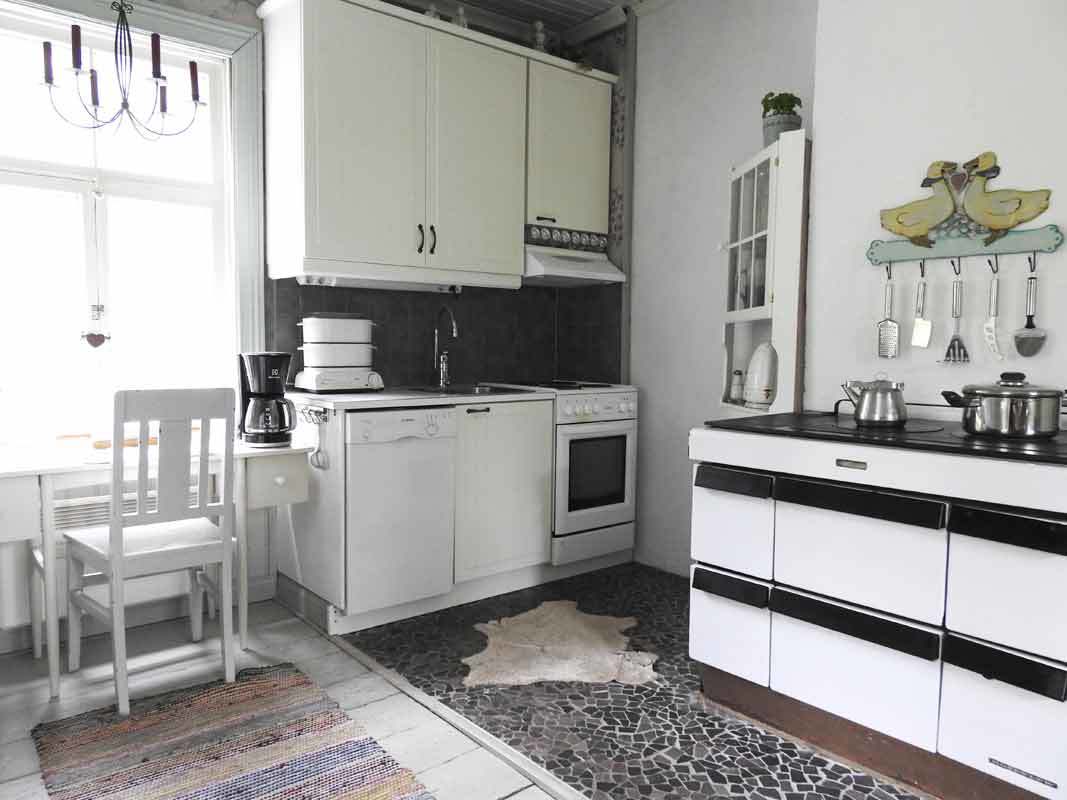 Mukavuuksia vanhaan tupaan artikkelikuva