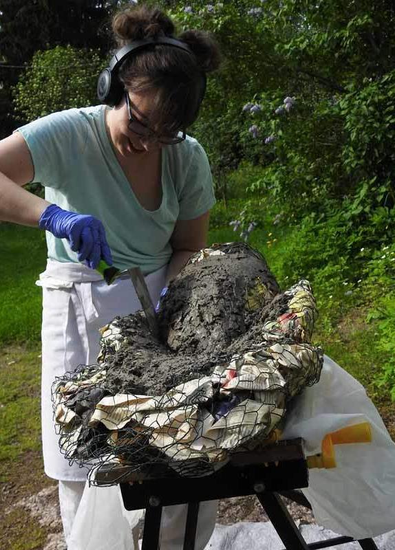 Vähitellen alkaa muodostua linnun vatsapuoli